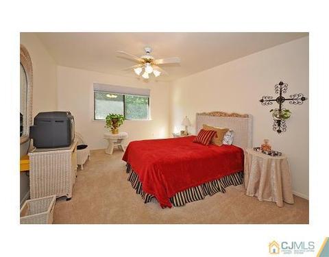 62 Laurie Ct, Matawan, NJ 07747 photo 8