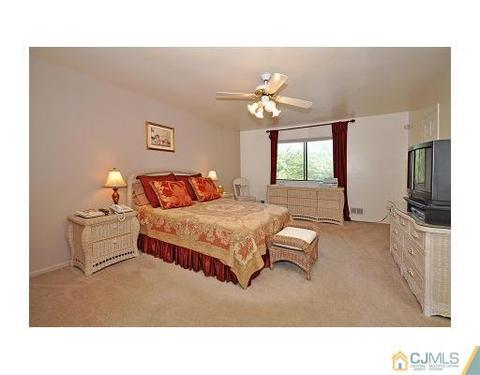 62 Laurie Ct, Matawan, NJ 07747 photo 7