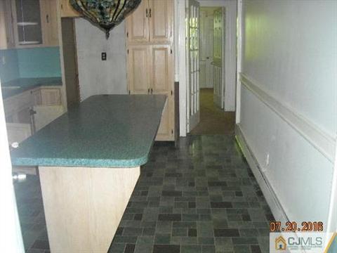 188 Old Post Rd, Edison, NJ 08817 photo 3