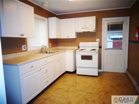 8 Marshall Pl, Middlesex, NJ 08846 photo 5