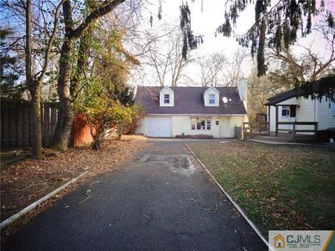 8 Marshall Pl, Middlesex, NJ 08846 photo 2