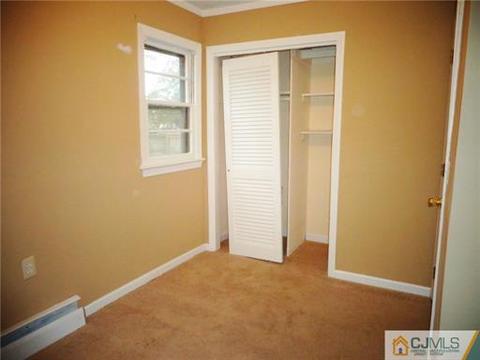 8 Marshall Pl, Middlesex, NJ 08846 photo 11