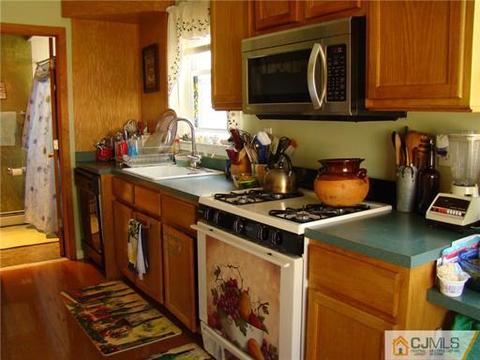 307 2nd St, Middlesex, NJ 08846 photo 3
