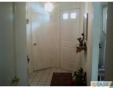 10 Upperbrook Ct, Parlin, NJ 08859 photo 5