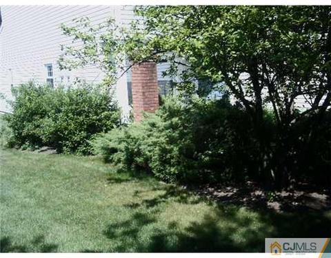 10 Upperbrook Ct, Parlin, NJ 08859 photo 3