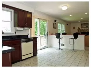 8 Lyons Ln, Edison, NJ 08820 photo 4