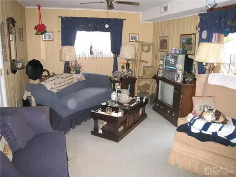 8 Rieder Rd, Edison, NJ 08817 photo 4