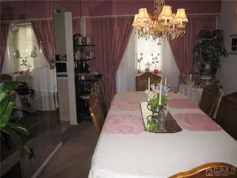 8 Rieder Rd, Edison, NJ 08817 photo 5
