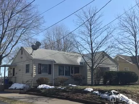 32 Walnut St, Edison, NJ 08817 photo 2