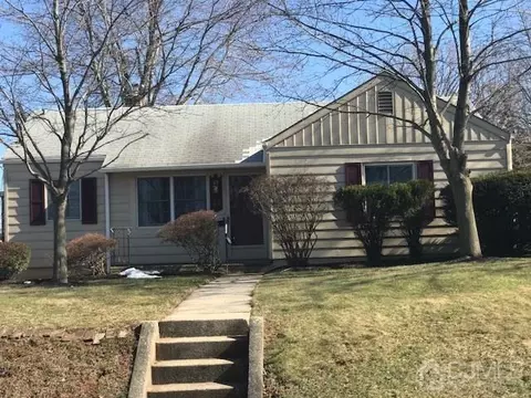 32 Walnut St, Edison, NJ 08817 photo 1
