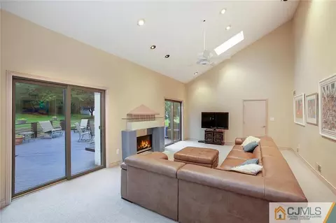 11 Wright St, Edison, NJ 08820 photo 1