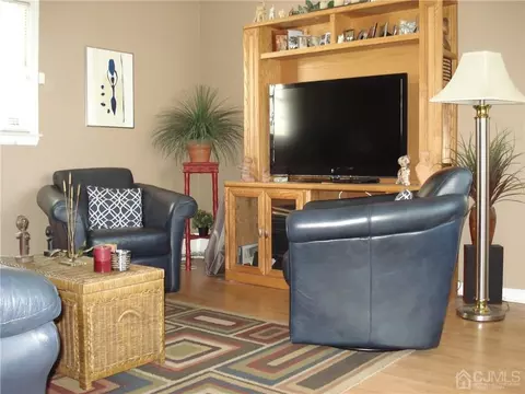 238 Old Rd, Sewaren, NJ 07077 photo 3