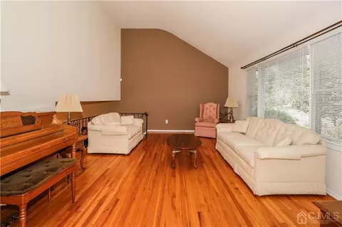 24 Jonathan Dr, Edison, NJ 08820 photo 11