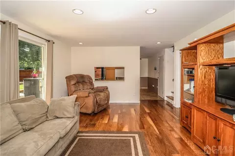 24 Jonathan Dr, Edison, NJ 08820 photo 6