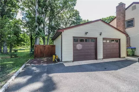 24 Jonathan Dr, Edison, NJ 08820 photo 21