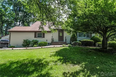 24 Jonathan Dr, Edison, NJ 08820 photo 1