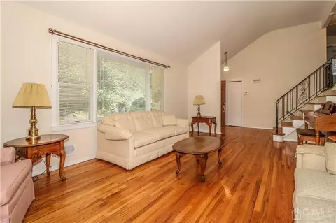 24 Jonathan Dr, Edison, NJ 08820 photo 12