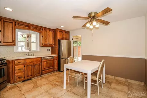 24 Jonathan Dr, Edison, NJ 08820 photo 10