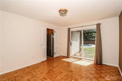 24 Jonathan Dr, Edison, NJ 08820 photo 3