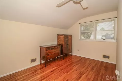 24 Jonathan Dr, Edison, NJ 08820 photo 7
