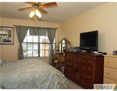 34 Boulder Dr, Edison, NJ 08817 photo 8