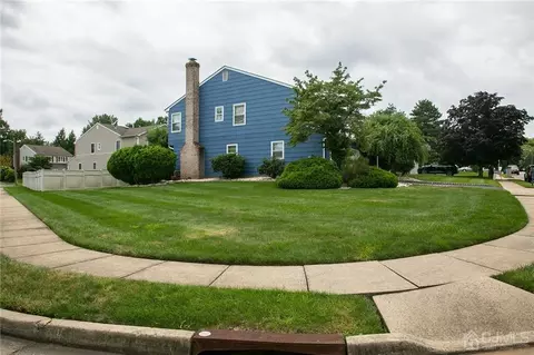 305 Mckinley Ave, Edison, NJ 08820 photo 4