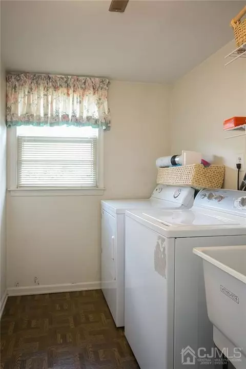 305 Mckinley Ave, Edison, NJ 08820 photo 18