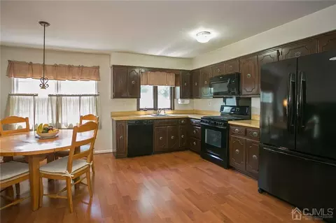 305 Mckinley Ave, Edison, NJ 08820 photo 13