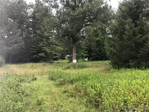 32 Maple St, Old Bridge, NJ 08857 photo 2