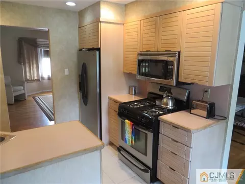 43 Scheid Dr, Sayreville, NJ 08859 photo 3