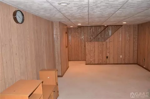27 Sinclair Rd, Edison, NJ 08820 photo 4