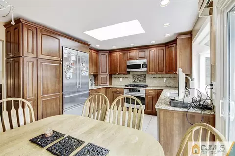 207 Normandy Rd, Edison, NJ 08820 photo 10