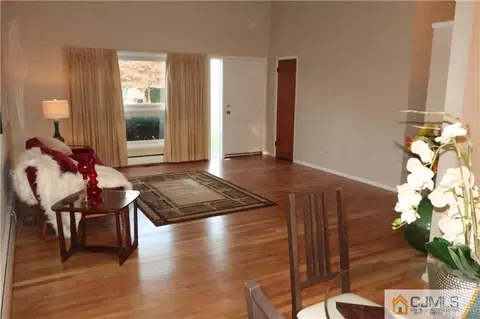 36 Kenlen Dr, Edison, NJ 08817 photo 6