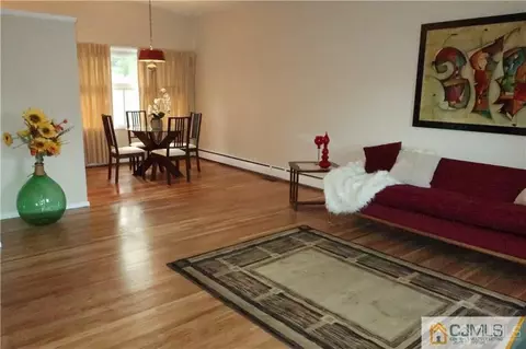 36 Kenlen Dr, Edison, NJ 08817 photo 3