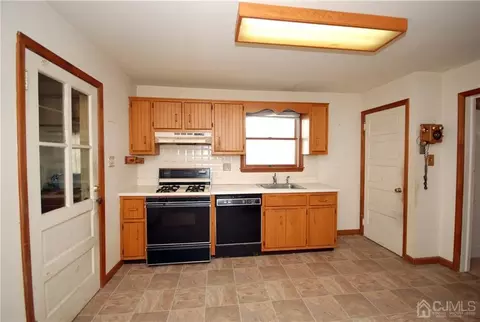 715 Mountain Ave, Middlesex, NJ 08846 photo 10