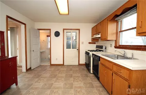 715 Mountain Ave, Middlesex, NJ 08846 photo 11