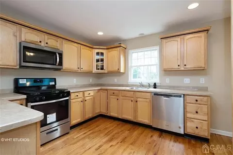200 Runyon Ave, Middlesex, NJ 08846 photo 2