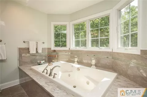 14 Longview Rd, Edison, NJ 08820 photo 23