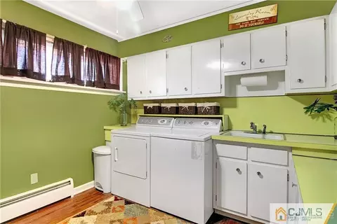 347 Drake Ave, Middlesex, NJ 08846 photo 10