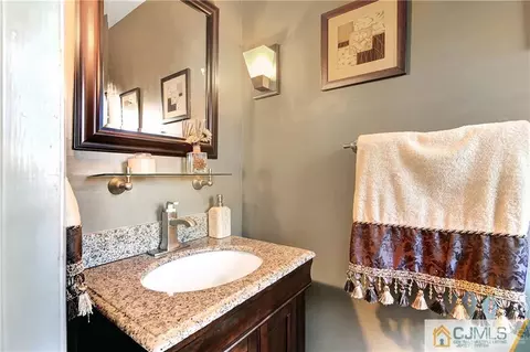 347 Drake Ave, Middlesex, NJ 08846 photo 11
