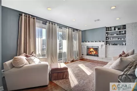 347 Drake Ave, Middlesex, NJ 08846 photo 2