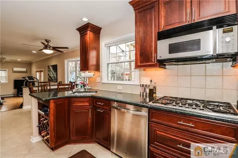 8 Abbott Ct, Sayreville, NJ 08859 photo 5