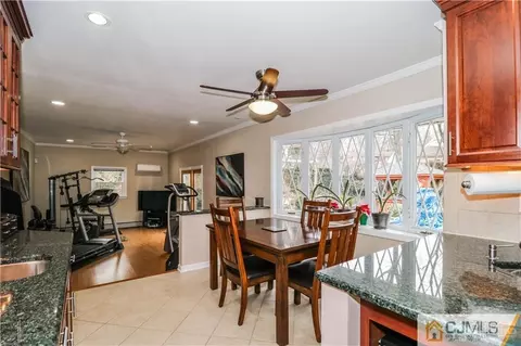 8 Abbott Ct, Sayreville, NJ 08859 photo 7