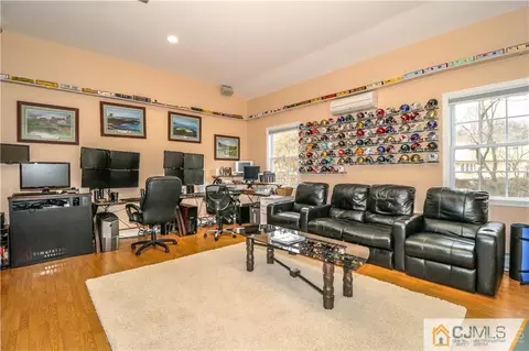 8 Abbott Ct, Sayreville, NJ 08859 photo 11