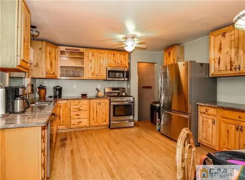44 Mill Rd, Edison, NJ 08817 photo 5