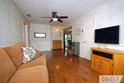 17 Douglass Ln, Middlesex, NJ 08846 photo 10