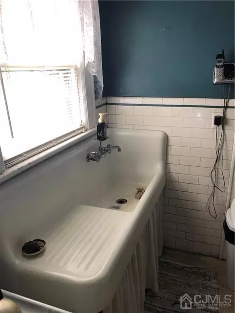 147 Stout Ave, Middlesex, NJ 08846 photo 17