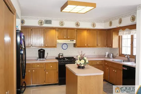 1 Heather, Middlesex, NJ 08846 photo 8