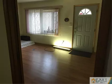 8 Morgan Dr, Edison, NJ 08817 photo 5