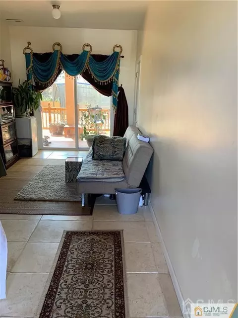8 Morgan Dr, Edison, NJ 08817 photo 4